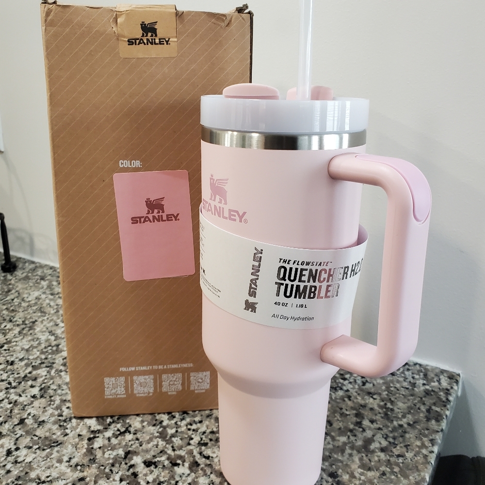 Stanely 40oz Tumbler - Picture 2 of 3